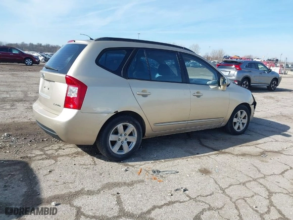 2008 Kia Rondo EX with VIN KNAFG526987175321, listed as a IAAI auction lot 41429065 with 187,704 mi miles. Bid and sale history available at carsss.com. Image 4.