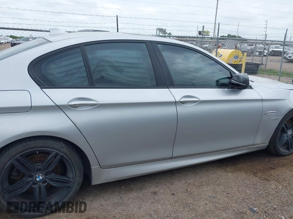 2014 BMW 5 Series 535i z VIN WBA5B1C5XED917358, wystawiony jako IAAI lot #42082611 z przebiegiem 129 199 mil mil oraz . Historia ofert i sprzedaży dostępna na DreamBid. Obrazek 13.