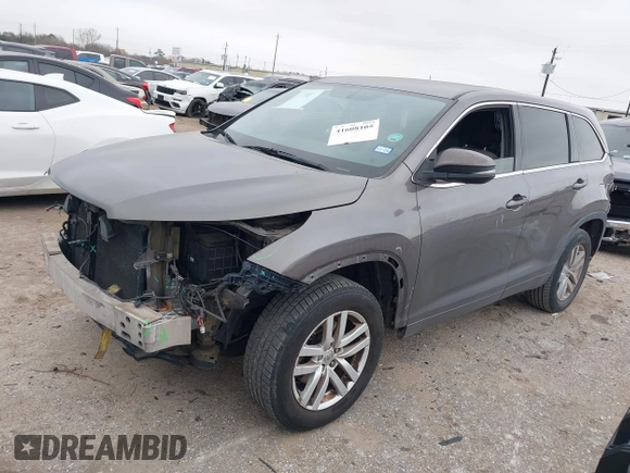 2015 Toyota Highlander LE z VIN 5TDZARFHXFS010904, wystawiony jako IAAI lot #41608105 z przebiegiem 155 815 mil mil oraz . Historia ofert i sprzedaży dostępna na DreamBid. Obrazek 18.