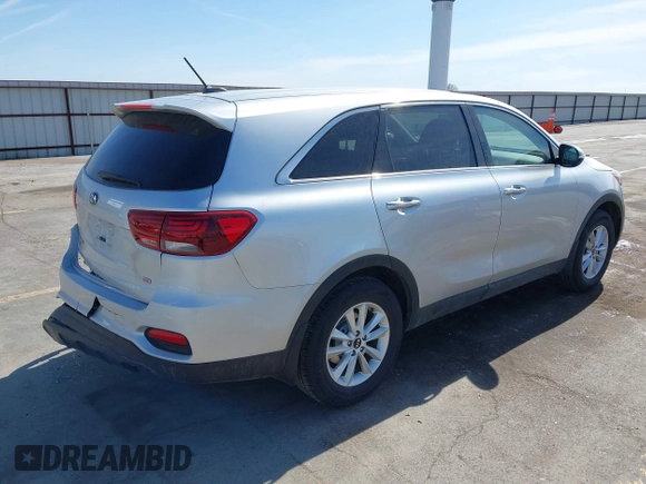 2019 Kia Sorento L with VIN 5XYPG4A3XKG511934, listed as a IAAI auction lot 41784749 with 93,209 mi miles. Bid and sale history available at carsss.com. Image 4.