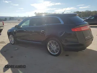 2016 Lincoln MKT EcoBoost z VIN 2LMHJ5AT9GBL02840, wystawiony jako Copart lot #47504655 z przebiegiem 67 245 mil mil oraz Szkody całkowita. Historia ofert i sprzedaży dostępna na DreamBid. Obrazek 2.