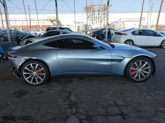 2020 Aston Martin Vantage with VIN SCFSMGAW5LGN03383, listed as a IAAI auction lot 41000569 with 35,311 mi miles. Bid and sale history available at carsss.com. Image 14.