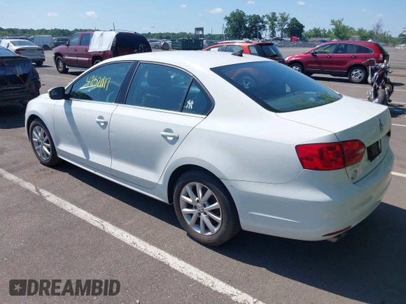 2014 Volkswagen Jetta SE с VIN 3VWD17AJ9EM420615, выставлен на аукционе IAAI как лот 42521817 с пробегом 95 433 миль миль и . История ставок и продаж доступна на DreamBid. Изображение 3.
