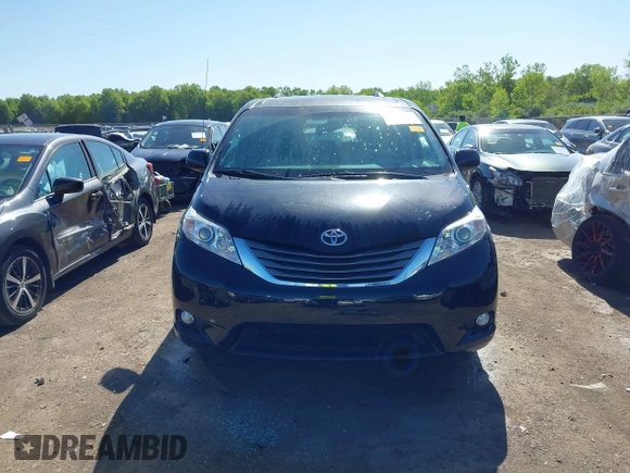 2013 Toyota Sienna XLE AAS z VIN 5TDYK3DC5DS306309, wystawiony jako IAAI lot #42260000 z przebiegiem 82 558 mil mil oraz . Historia ofert i sprzedaży dostępna na DreamBid. Obrazek 12.
