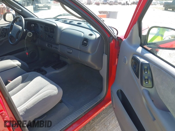 2000 Dodge Dakota Sport with VIN 1B7GL2AX0YS685498, listed as a IAAI auction lot 42069753 with 56,269 mi miles and . Bid and sale history available at DreamBid. Image 5.