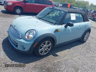 2014 MINI Convertible с VIN WMWZN3C51ET569556, выставлен на аукционе IAAI как лот 42176151 с пробегом 158 846 миль миль и . История ставок и продаж доступна на DreamBid. Изображение 17.