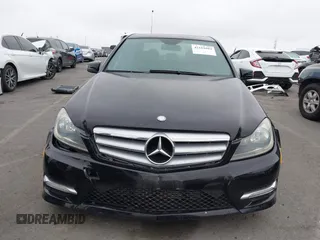 2013 Mercedes-Benz C 250 Sport z VIN WDDGF4HBXDR261850, wystawiony jako IAAI lot #42164882 z przebiegiem 149 257 mil mil oraz . Historia ofert i sprzedaży dostępna na DreamBid. Obrazek 12.