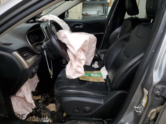2016 Jeep Cherokee Limited with VIN 1C4PJMDB2GW213358, listed as a Copart auction lot 46041085 with 97,239 mi miles and Salvage Title. Bid and sale history available at DreamBid. Image 7.