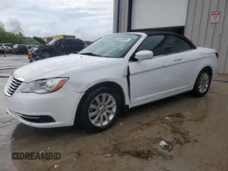 2012 Chrysler 200 Touring z VIN 1C3BCBEB7CN215747, wystawiony jako Copart lot #53390885 z przebiegiem 160 457 mil mil oraz Szkoda całkowita • Salvage title. Historia ofert i sprzedaży dostępna na DreamBid. Obrazek 1.