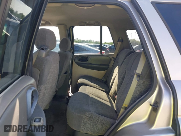 2003 Chevrolet TrailBlazer LS with VIN 1GNDS13S732225286, listed as a IAAI auction lot 42091982 with 283,517 mi miles. Bid and sale history available at carsss.com. Image 8.