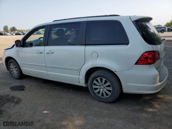 2011 Volkswagen Routan SE with VIN 2V4RW3DG3BR621777, listed as a Copart auction lot 71171124 with 0 mi miles and Salvage Title. Bid and sale history available at carsss.com. Image 2.