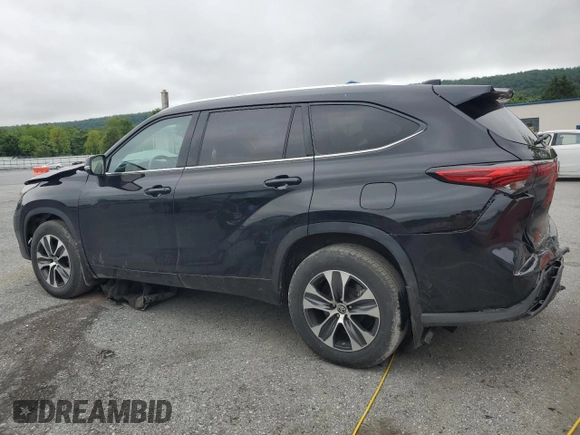 2021 Toyota Highlander XLE with VIN 5TDGZRBH9MS106817, listed as a Copart auction lot 58794845 with 57,365 mi miles and Salvage title. Bid and sale history available at DreamBid. Image 2.