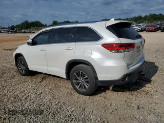 2018 Toyota Highlander SE с VIN 5TDKZRFH3JS549173, выставлен на аукционе Copart как лот 60822155 с пробегом 92 452 миль миль и Списание • Salvage title. История ставок и продаж доступна на DreamBid. Изображение 2.