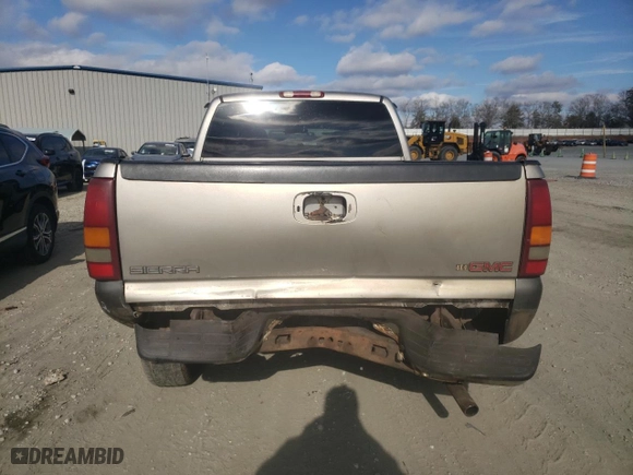 2000 GMC New Sierra 1500 SLE with VIN 2GTEK19T6Y1276864, listed as a Copart auction lot 44655405 with 327,329 mi miles and Salvage Title. Bid and sale history available at carsss.com. Image 6.