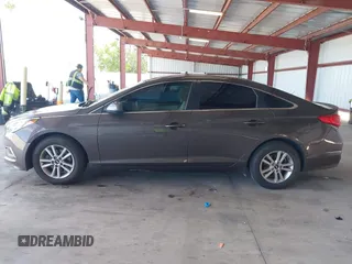 2016 Hyundai Sonata SE z VIN 5NPE24AF3GH372746, wystawiony jako IAAI lot #42343113 z przebiegiem 146 919 mil mil oraz . Historia ofert i sprzedaży dostępna na DreamBid. Obrazek 14.