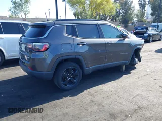 2021 Jeep Compass Altitude z VIN 3C4NJCBB1MT501815, wystawiony jako IAAI lot #42272861 z przebiegiem 53 316 mil mil oraz . Historia ofert i sprzedaży dostępna na DreamBid. Obrazek 4.