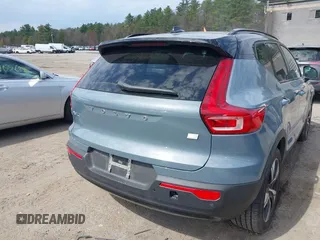 2021 Volvo XC40 z VIN YV4ED3UR9M2600401, wystawiony jako IAAI lot #42082399 z przebiegiem Nie podano mil oraz . Historia ofert i sprzedaży dostępna na DreamBid. Obrazek 16.