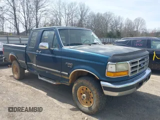 1997 Ford F-250 HD with VIN 1FTHX26F9VEB47885, listed as a IAAI auction lot 41820499 with 239,118 mi miles. Bid and sale history available at carsss.com. Image 1.