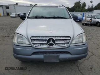 1999 Mercedes-Benz M 320/430/500 z VIN 4JGAB54E2XA142741, wystawiony jako Copart lot #45057045 z przebiegiem 72 285 mil mil oraz Szkoda całkowita • Salvage title. Historia ofert i sprzedaży dostępna na DreamBid. Obrazek 5.