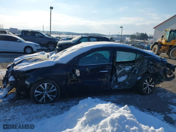2018 Nissan Maxima SL with VIN 1N4AA6APXJC381054, listed as a IAAI auction lot 41400329 with 276,678 mi miles. Bid and sale history available at carsss.com. Image 14.