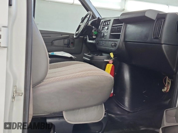 2012 Chevrolet Express Passenger 1LT с VIN 1GAZG1FG2C1159073, выставлен на аукционе IAAI как лот 42619812 с пробегом 90 220 миль миль и . История ставок и продаж доступна на DreamBid. Изображение 10.