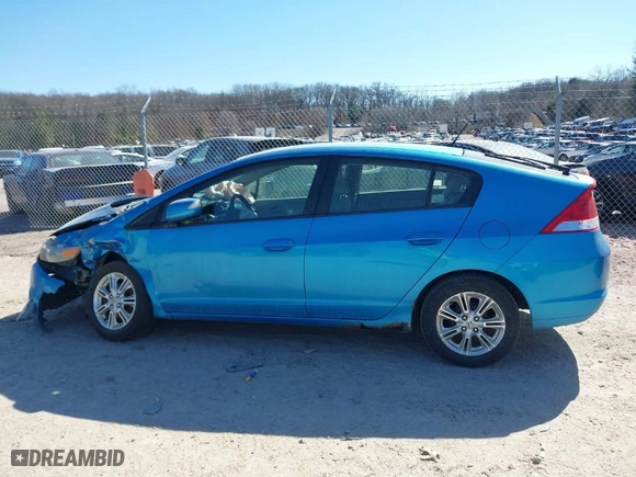 2010 Honda Insight EX with VIN JHMZE2H70AS000266, listed as a IAAI auction lot 41804751 with 236,784 mi miles. Bid and sale history available at carsss.com. Image 14.