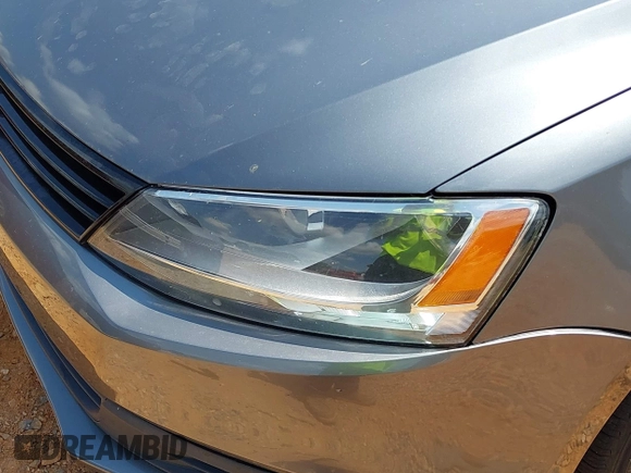 2012 Volkswagen Jetta SE with VIN 3VWDX7AJ6CM377136, listed as a IAAI auction lot 42645975 with 81,904 mi miles and . Bid and sale history available at DreamBid. Image 6.