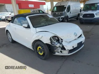 2013 Volkswagen Beetle 2.5L with VIN 3VW5P7AT2DM811768, listed as a IAAI auction lot 41966266 with 60,505 mi miles and . Bid and sale history available at DreamBid. Image 1.