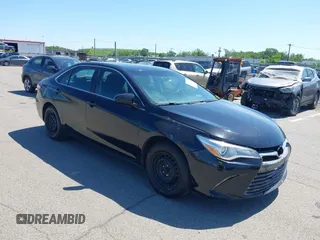 2015 Toyota Camry LE z VIN 4T1BD1FK0FU171937, wystawiony jako IAAI lot #42307854 z przebiegiem 390 721 mil mil oraz . Historia ofert i sprzedaży dostępna na DreamBid. Obrazek 1.