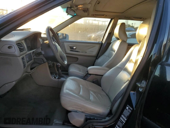 2000 Volvo V70 with VIN YV1LW61J7Y2652291, listed as a Copart auction lot 80141284 with 191,636 mi miles and Salvage Title. Bid and sale history available at carsss.com. Image 7.