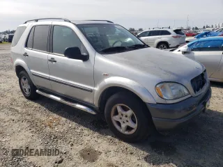 1998 Mercedes-Benz M-Class with VIN 4JGAB54E0WA044970, listed as a Copart auction lot 43999014 with 246,354 mi miles and Clean Title. Bid and sale history available at carsss.com. Image 4.
