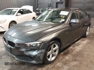 2015 BMW 3 Series 320i xDrive z VIN WBA3C3G57FNS76157, wystawiony jako IAAI lot #42042392 z przebiegiem 93 756 mil mil oraz . Historia ofert i sprzedaży dostępna na DreamBid. Obrazek 19.