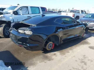 2019 Chevrolet Camaro 1SS z VIN 1G1FE1R73K0144199, wystawiony jako IAAI lot #41428221 z przebiegiem Nie podano mil oraz . Historia ofert i sprzedaży dostępna na DreamBid. Obrazek 4.