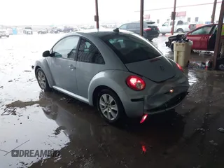 2010 Volkswagen Beetle с VIN 3VWPW3AG1AM022773, выставлен на аукционе IAAI как лот 42152867 с пробегом 138 604 миль миль и . История ставок и продаж доступна на DreamBid. Изображение 3.