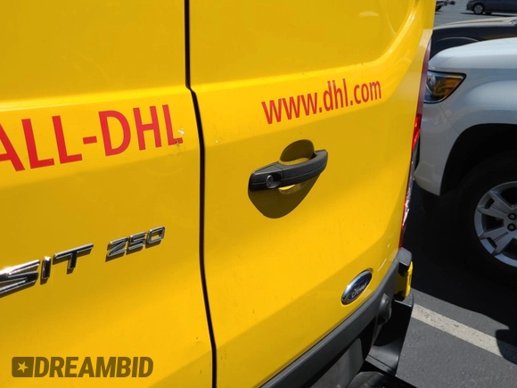 2019 Ford Transit z VIN 1FTYR3XM3KKA38669, wystawiony jako IAAI lot #42619599 z przebiegiem 135 929 mil mil oraz . Historia ofert i sprzedaży dostępna na DreamBid. Obrazek 6.