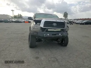 2008 Toyota Tundra z VIN 5TFDV54108X037362, wystawiony jako Copart lot #53732435 z przebiegiem 199 711 mil mil oraz Szkoda całkowita • Salvage title. Historia ofert i sprzedaży dostępna na DreamBid. Obrazek 10.