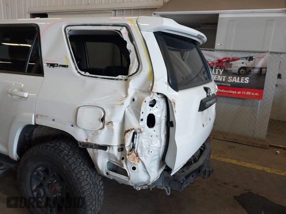 2018 Toyota 4Runner SR5 with VIN JTEBU5JRXJ5603321, listed as a IAAI auction lot 41671207 with 56,540 mi miles. Bid and sale history available at carsss.com. Image 6.
