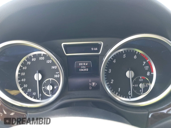 2015 Mercedes-Benz M 350 z VIN 4JGDA5HB3FA453433, wystawiony jako IAAI lot #42371270 z przebiegiem 104 393 mil mil oraz . Historia ofert i sprzedaży dostępna na DreamBid. Obrazek 7.