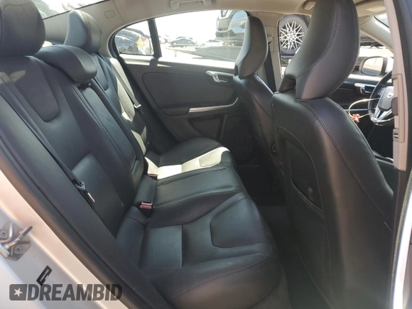 2015 Volvo S60 T5 Drive-E Premier z VIN YV126MFB2F2301285, wystawiony jako Copart lot #52612095 z przebiegiem 103 816 mil mil oraz Szkoda całkowita • Salvage title. Historia ofert i sprzedaży dostępna na DreamBid. Obrazek 10.