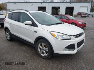 2015 Ford Escape SE with VIN 1FMCU0GX6FUC03590, listed as a IAAI auction lot 40768773 with 137,184 mi miles. Bid and sale history available at carsss.com. Image 1.