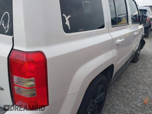 2014 Jeep Patriot Latitude with VIN 1C4NJPFB8ED717749, listed as a IAAI auction lot 41962155 with 147,755 mi miles and . Bid and sale history available at carsss.com. Image 21.