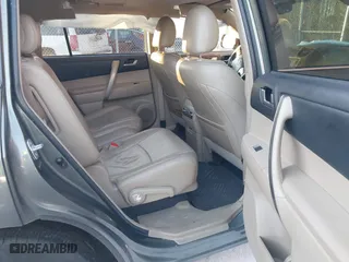 2013 Toyota Highlander with VIN 5TDZK3EH1DS137016, listed as a IAAI auction lot 41292324 with 157,156 mi miles. Bid and sale history available at carsss.com. Image 8.