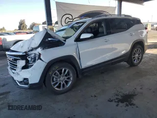 2024 GMC Terrain SLT z VIN 3GKALPEG2RL137990, wystawiony jako Copart lot #58027655 z przebiegiem 35 567 mil mil oraz Szkoda całkowita • Salvage title. Historia ofert i sprzedaży dostępna na DreamBid. Obrazek 1.