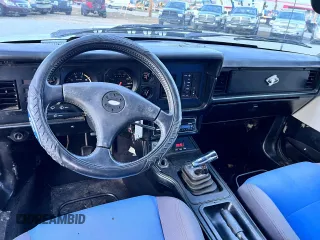 1985 Ford Mustang with VIN 1FABP27M4FF180300, listed as a Copart auction lot 81418754 with 81,610 mi miles and Clean title. Bid and sale history available at DreamBid. Image 9.