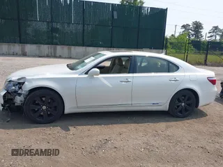 2008 Lexus LS 600h L with VIN JTHDU46F385005344, listed as a IAAI auction lot 42415220 with 109,971 mi miles and . Bid and sale history available at DreamBid. Image 14.