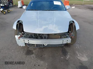 2008 Nissan 350Z Enthusiast z VIN JN1BZ34D68M706328, wystawiony jako IAAI lot #41567634 z przebiegiem 128 222 mil mil oraz . Historia ofert i sprzedaży dostępna na DreamBid. Obrazek 6.