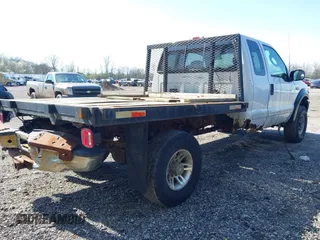 2003 Ford F-350 XL with VIN 1FTSX31S13EB86208, listed as a IAAI auction lot 41940182 with 210,042 mi miles and . Bid and sale history available at DreamBid. Image 4.