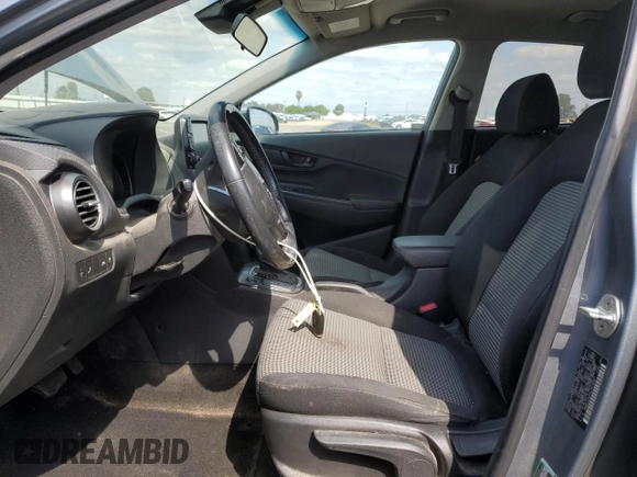2020 Hyundai Kona SEL with VIN KM8K22AA5LU413367, listed as a Copart auction lot 55089575 with 101,678 mi miles and Clean Title. Bid and sale history available at DreamBid. Image 7.