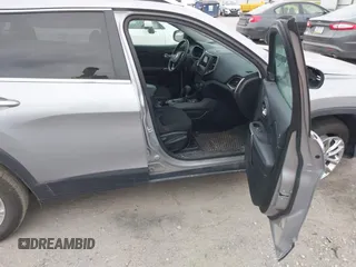 2019 Jeep Cherokee Latitude с VIN 1C4PJLCB7KD325637, выставлен на аукционе IAAI как лот 42293834 с пробегом 165 997 миль миль и . История ставок и продаж доступна на DreamBid. Изображение 5.