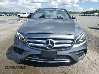2018 Mercedes-Benz E 300 with VIN WDDZF4KB6JA476931, listed as a Copart auction lot 52762225 with 60,897 mi miles and Salvage Title. Bid and sale history available at DreamBid. Image 5.